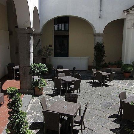 Ave Gratia Plena Hostel Salerno Bagian luar foto