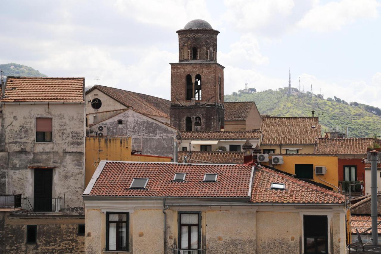 Ave Gratia Plena Hostel Salerno Bagian luar foto