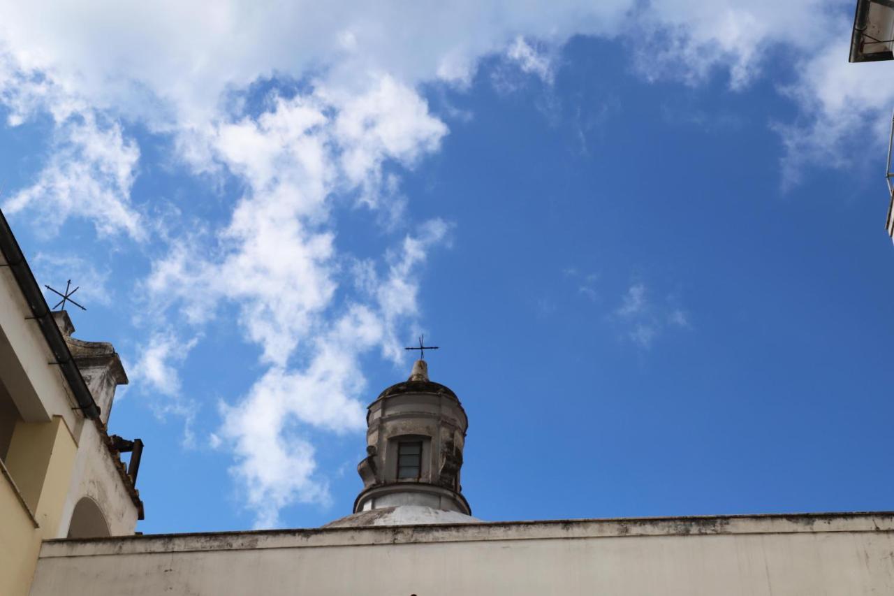 Ave Gratia Plena Hostel Salerno Bagian luar foto