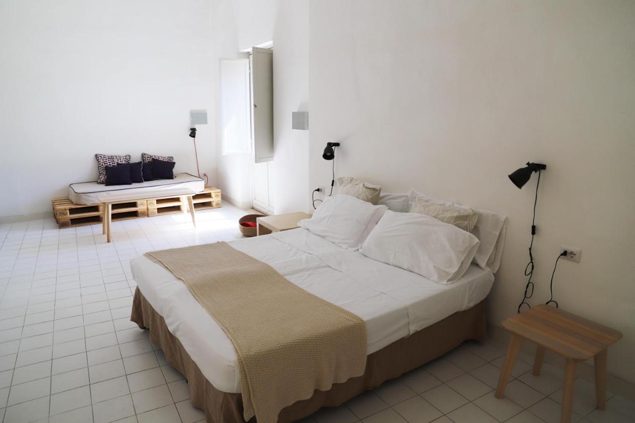 Ave Gratia Plena Hostel Salerno Bagian luar foto