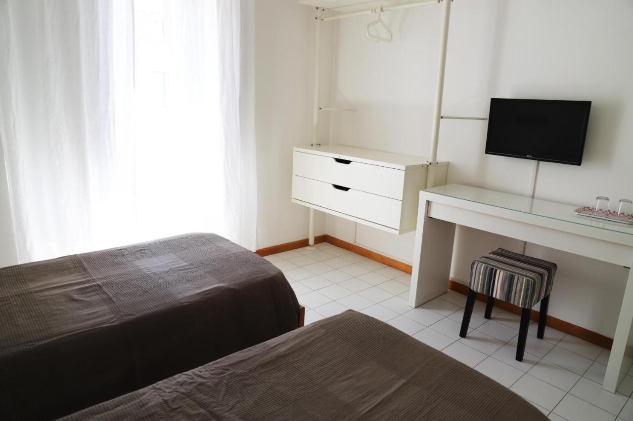 Ave Gratia Plena Hostel Salerno Bagian luar foto