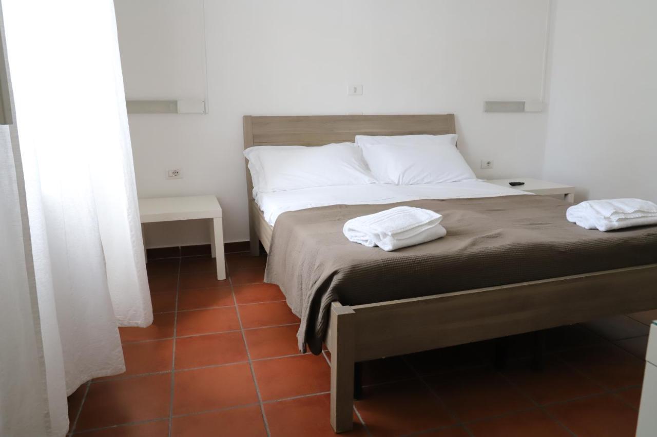 Ave Gratia Plena Hostel Salerno Bagian luar foto
