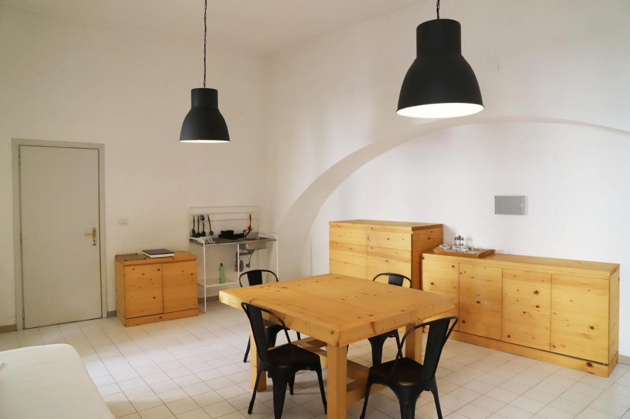Ave Gratia Plena Hostel Salerno Bagian luar foto
