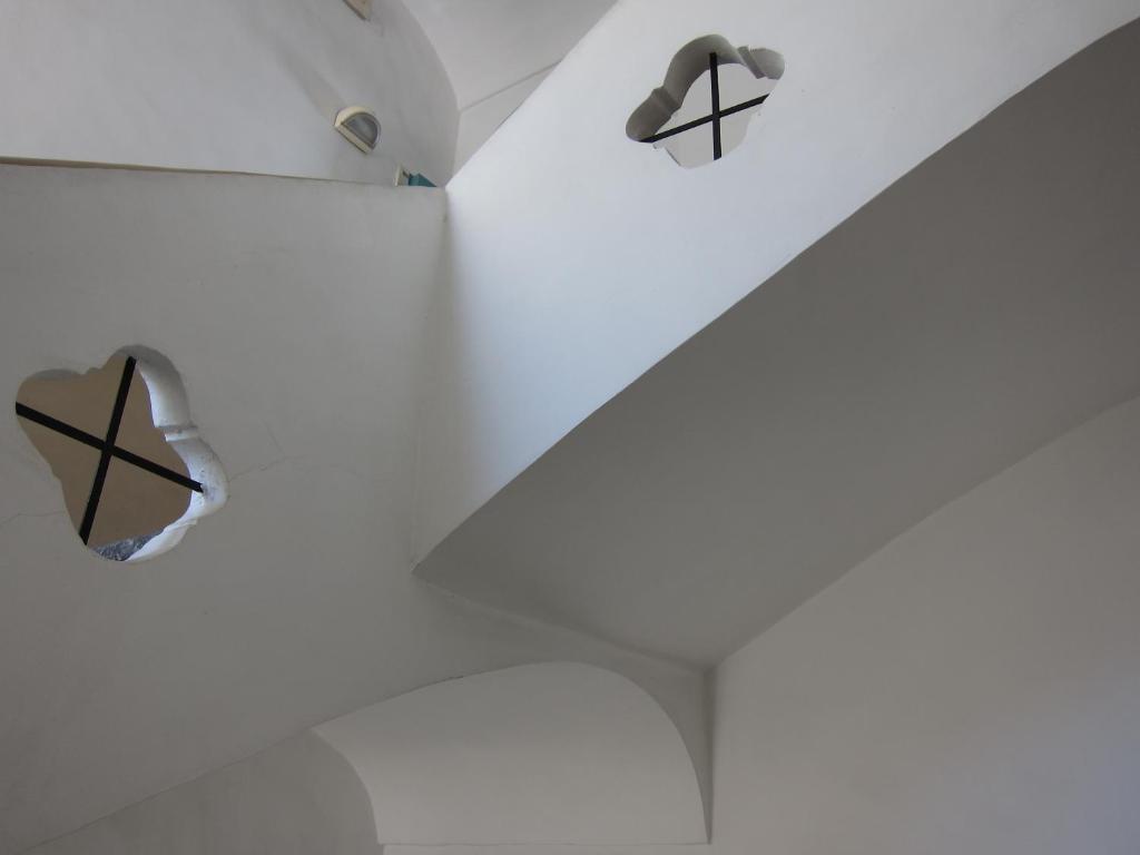 Ave Gratia Plena Hostel Salerno Bagian luar foto