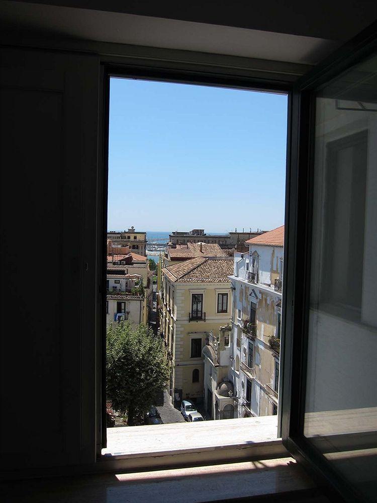 Ave Gratia Plena Hostel Salerno Bagian luar foto