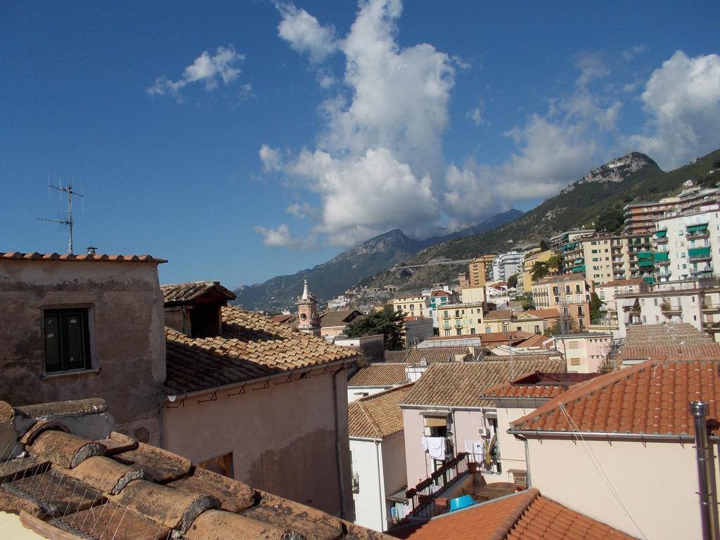 Ave Gratia Plena Hostel Salerno Bagian luar foto