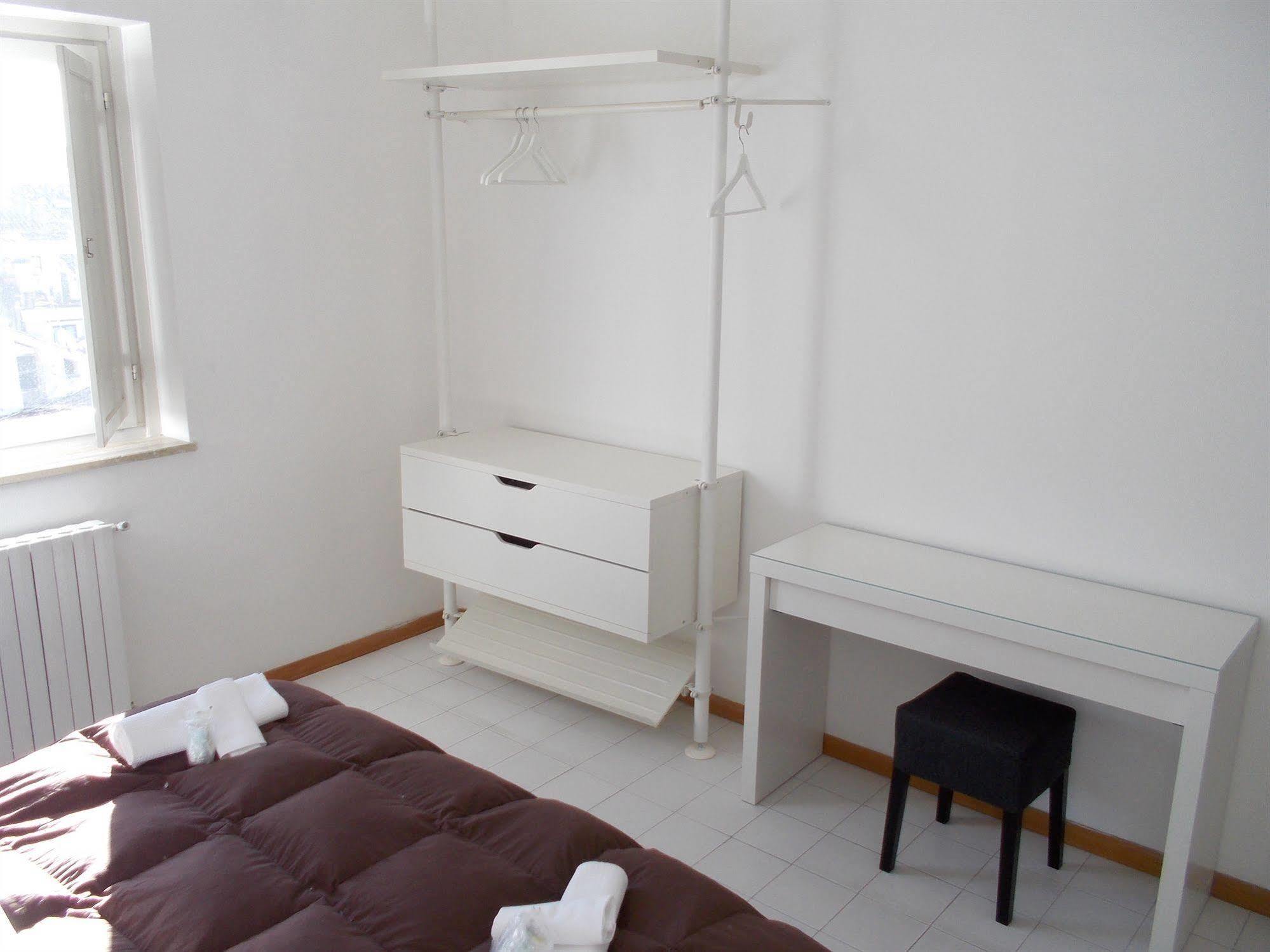 Ave Gratia Plena Hostel Salerno Bagian luar foto