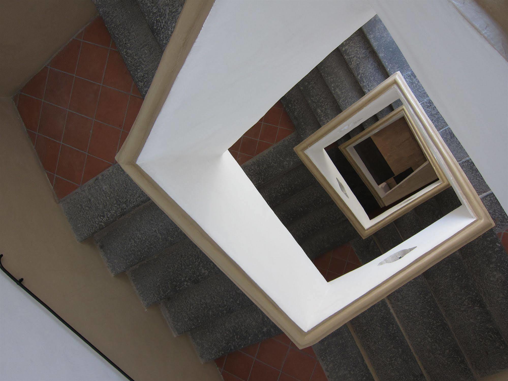 Ave Gratia Plena Hostel Salerno Bagian luar foto